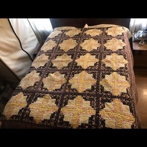 Sunshine & Shadow Log Cabin Quilt
